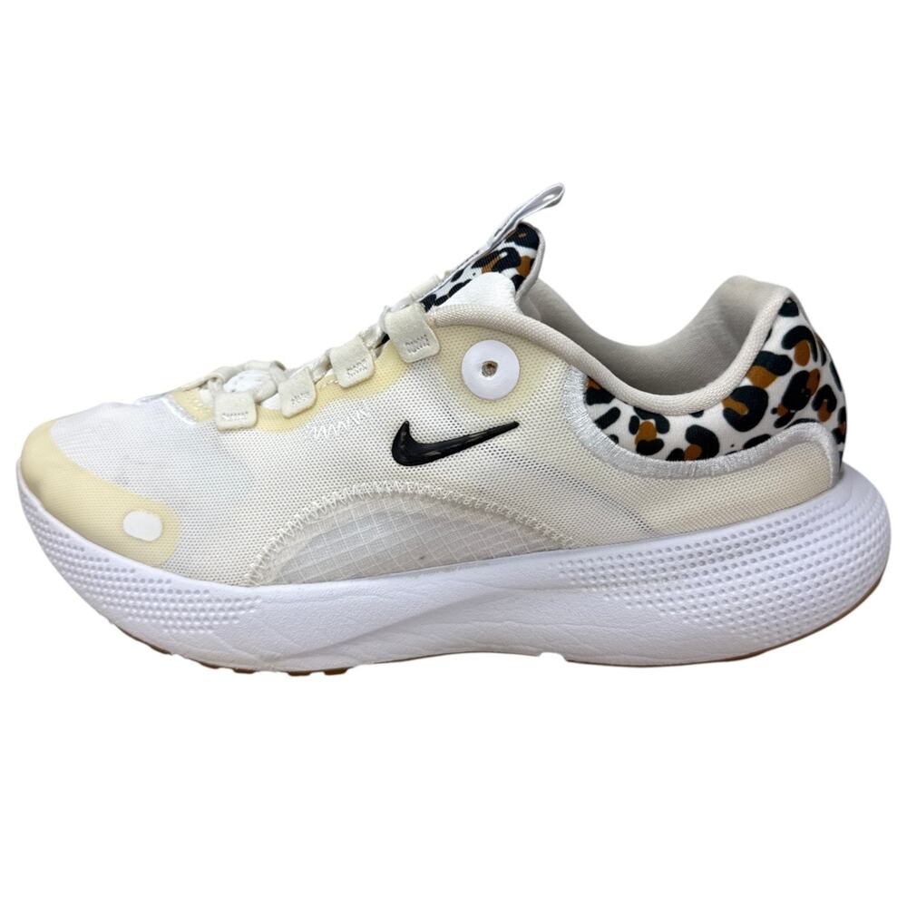 Nike React Escape Run Shoes Womens 8.5 White Leopard Cheetah DM3083-100 Sneaker